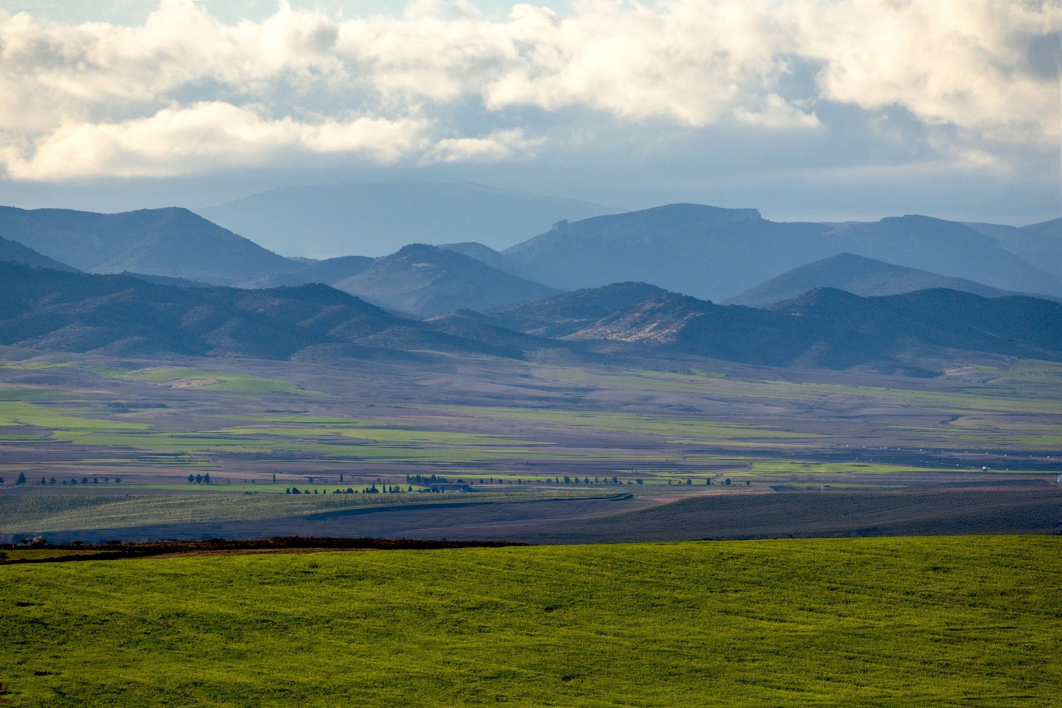 Wide Zaragoza mountain range